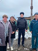Сотрудники комплексного центра, полиции и МЧС