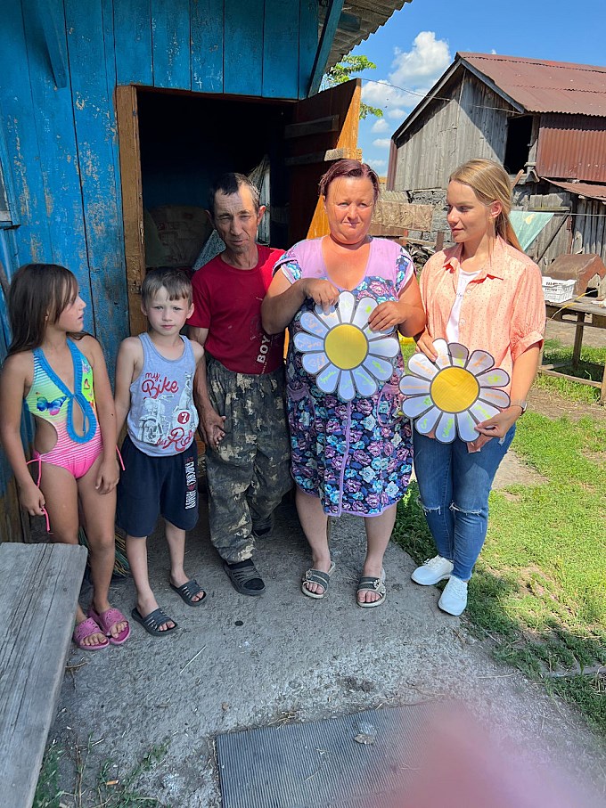 Девочка, мальчик, их родители, Лёдова Валентина Николаевна