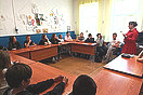 Ученики 6-го класса слушают Першину Веронику Вячеславовну
